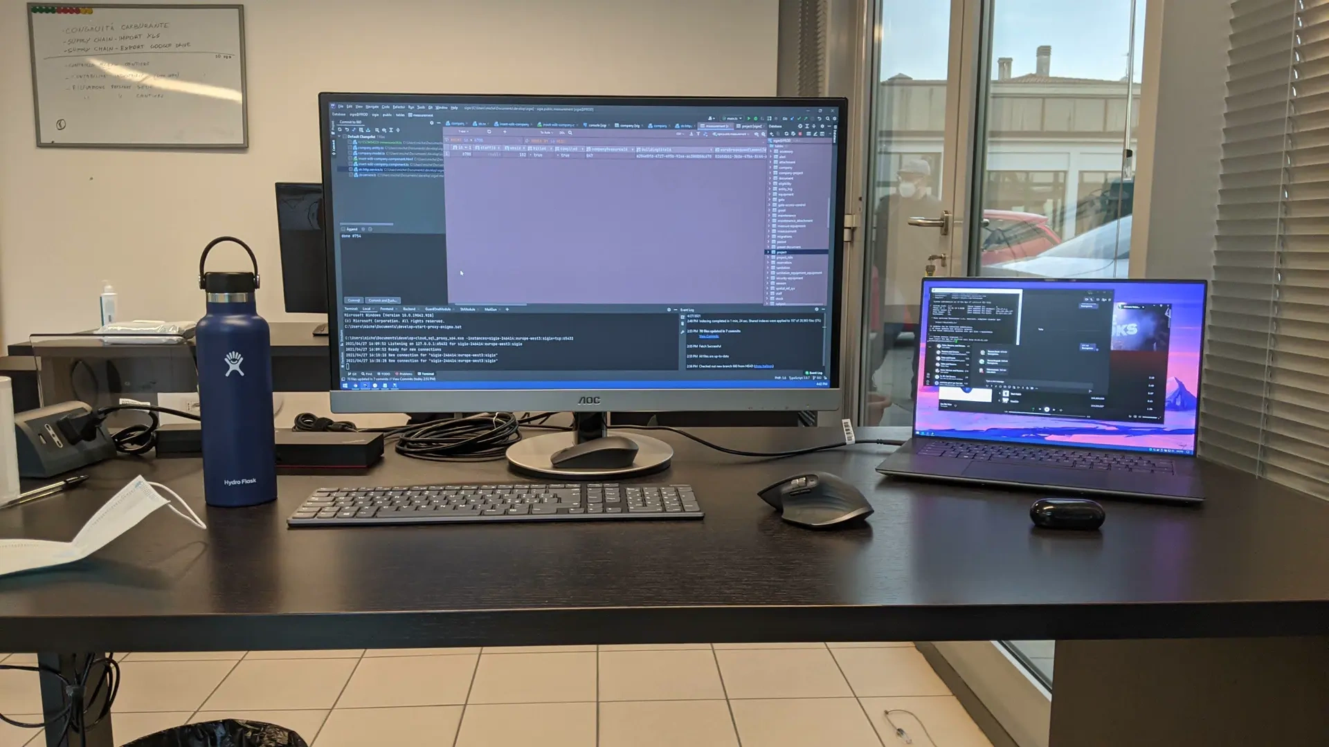 Desktop monitor and laptop with microphone and speakers